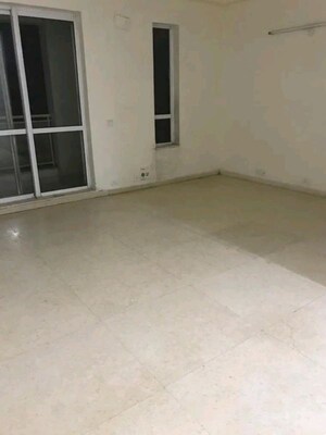 Room in 2 BHK Apartment at Unitech Verve, Pi Greater Noida – for Rent