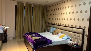 Bedroom in 6+ BHK Builder Floor at Panchsheel Enclave – for Sale
