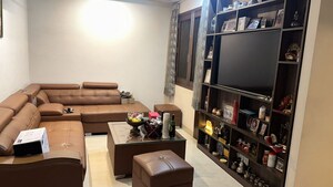 Team Area in 6+ BHK Builder Floor at Panchsheel Enclave – for Sale