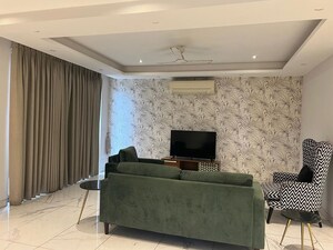Furnished Amenities in 4 BHK Builder Floor at Sector 14 – for Sale
