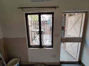 Room in 2.5 BHK Apartment at Saket – for Sale
