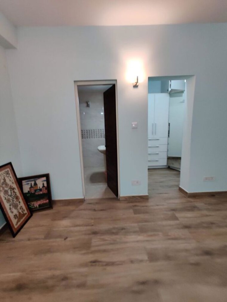 Room, saket 2.5 Bedroom 160 Sq.Yd. Apartment In Saket Delhi 10331315