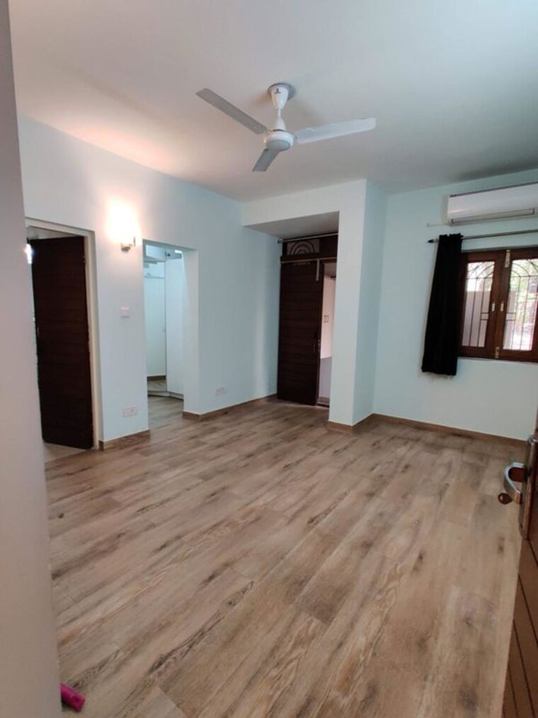 Room, saket 2.5 Bedroom 160 Sq.Yd. Apartment In Saket Delhi 10331315