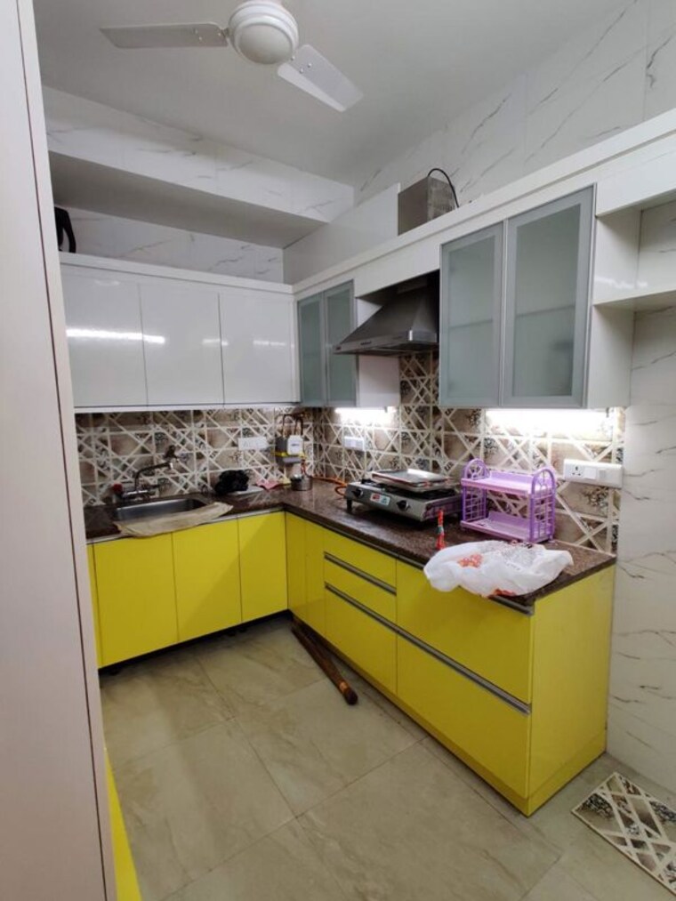 Kitchen, saket 2.5 Bedroom 160 Sq.Yd. Apartment In Saket Delhi 10331315