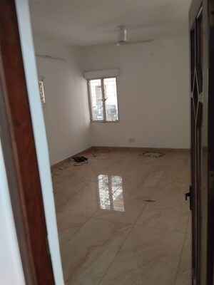 Room in 2.5 BHK Apartment at Saket – for Sale