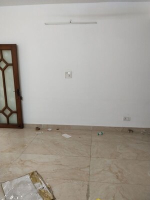 Room in 2.5 BHK Apartment at Saket – for Sale