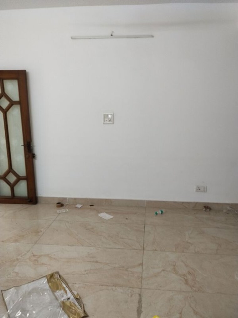 Room, saket 2.5 Bedroom 160 Sq.Yd. Apartment In Saket Delhi 10331323