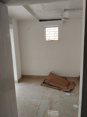 Room in 2.5 BHK Apartment at Saket – for Sale
