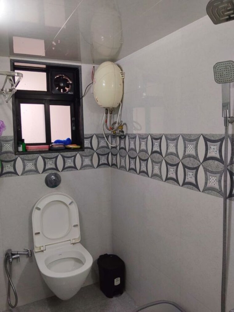 Bathroom, ng-complex 1 Bedroom 550 Sq.Ft. Apartment In Andheri East Mumbai 10331327