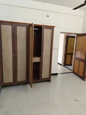 Room in 3 BHK Builder Floor at Hsr Layout Sector 3 – for Rent