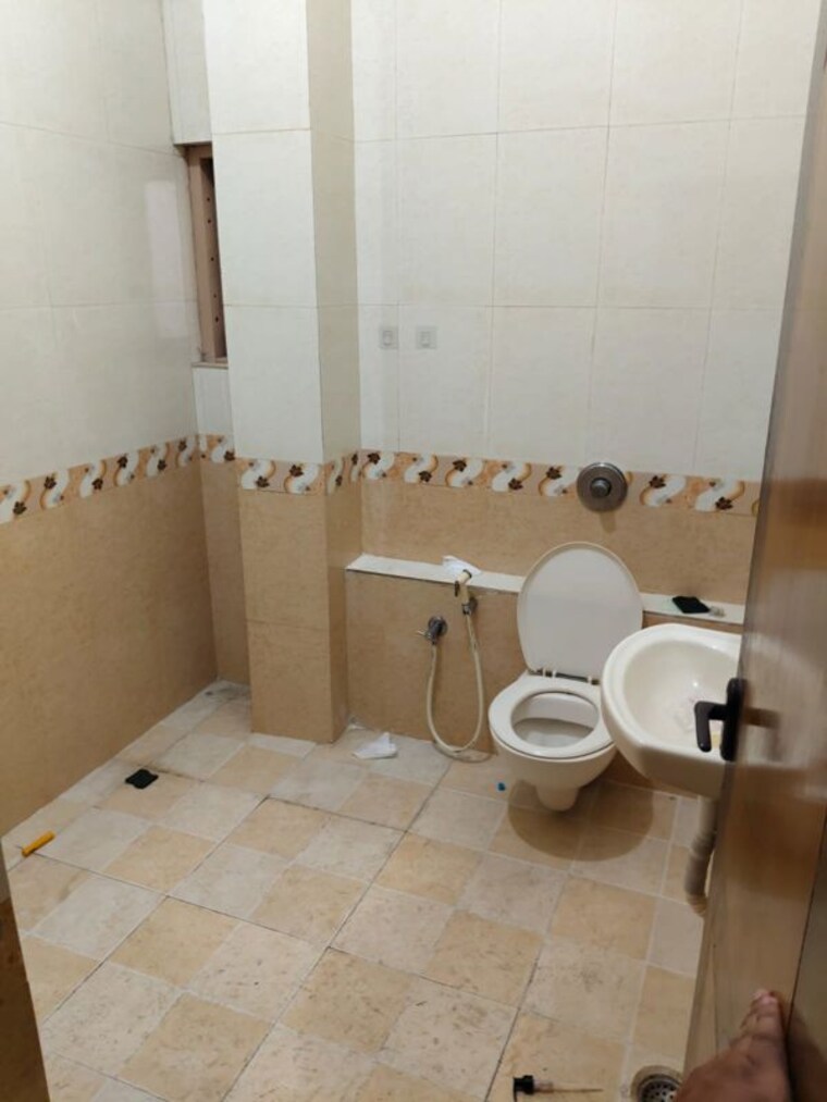 Bathroom, hsr layout sector 3 3 Bedroom 1750 Sq.Ft. Builder Floor In Hsr Layout Sector 3 Bangalore 10331358