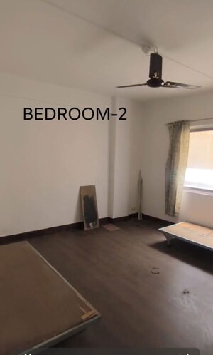 Room in 2 BHK Apartment at Savant Vihar Apartement, Katraj – for Rent