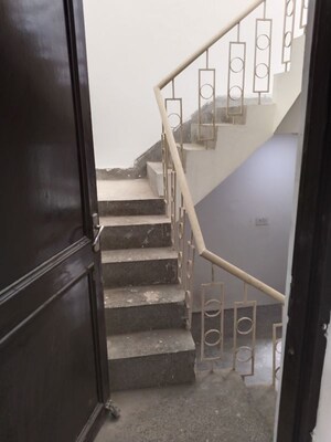 Staircase in 4 BHK Villa at RWA Apartments Sector 40, Sector 40 – for Rent