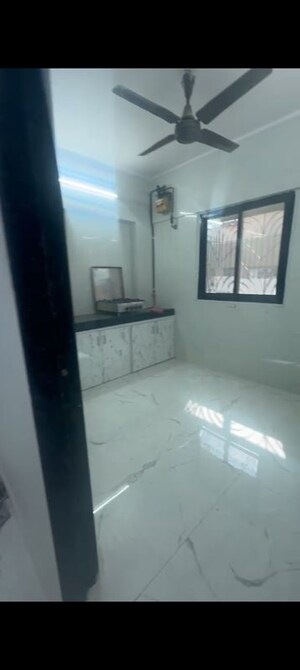 Room in 1 BHK Apartment at D Kapoor Hilton Apartment, Andheri West – for Rent