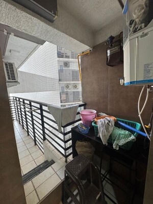 Team Area in 2.5 BHK Apartment at Oberoi Springs, Andheri West – for Rent