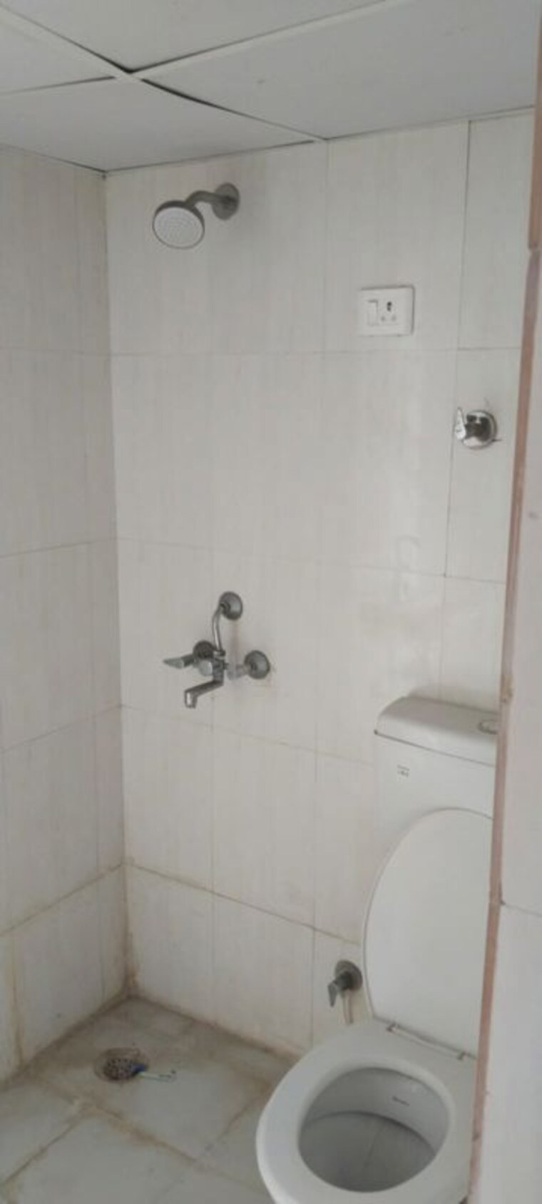 Bathroom, sector 33 2 Bedroom 880 Sq.Ft. Apartment In Sector 33 Sonipat 10331383