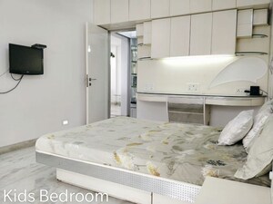 Washroom in 3 BHK Apartment at Lohana Colony – for Rent