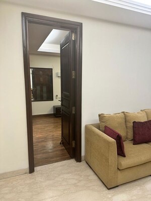 Room in 1 BHK Builder Floor at Masjid Moth – for Rent