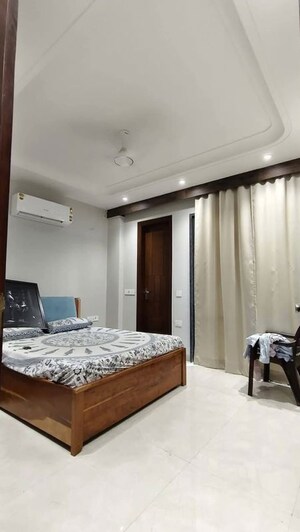 Bedroom in 2 BHK Builder Floor at Sector 56 – for Rent