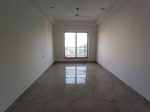 Room in 2 BHK Apartment at Nirban Bismillah Castle, Nagpada – for Sale