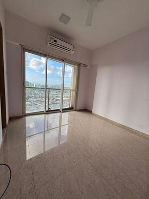 Room in 2 BHK Apartment at JP Decks, Goregaon East – for Sale