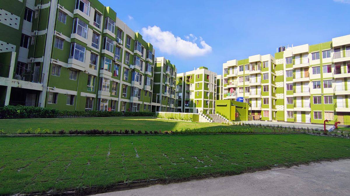 3 BHK 835 Sq.Ft. Apartment in Swapno Puron