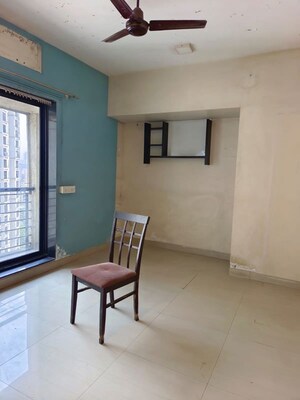 Room in 2 BHK Apartment at Runwal Pearl, Manpada – for Rent