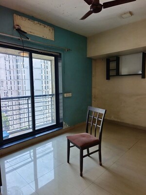 Room in 2 BHK Apartment at Runwal Pearl, Manpada – for Rent