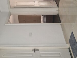 Furnished Amenities in 3 BHK Apartment at Bptp Park Floors I, Sector 77 – for Sale