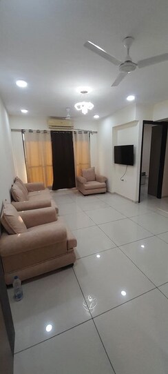 2 BHK Apartment For Rent in Chandak 34 Park Estate