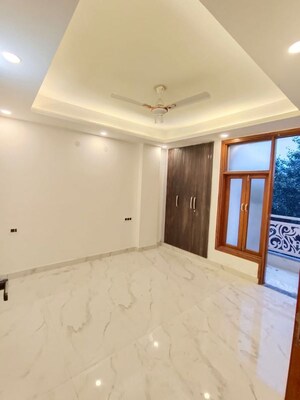 Room in 3 BHK Builder Floor at Malviya Nagar – for Rent