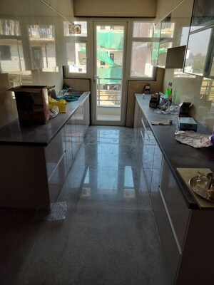 Kitchen in 2 BHK Builder Floor at Sector 33 – for Rent