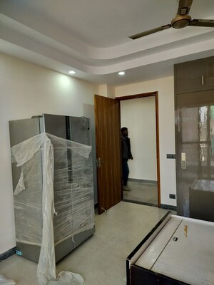 Bedroom in 2 BHK Builder Floor at Sector 33 – for Rent