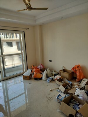 Living Room in 2 BHK Builder Floor at Sector 33 – for Rent