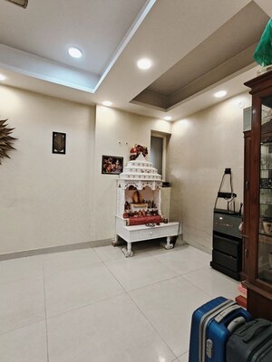 Parking in 2 BHK Builder Floor at Sector 42 – for Rent