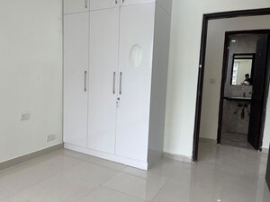 Room in 2.5 BHK Apartment at Mahagun Mirabella, Sector 79 – for Rent