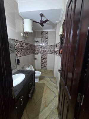 Bathroom in 2 BHK Builder Floor at Sector 31 – for Rent