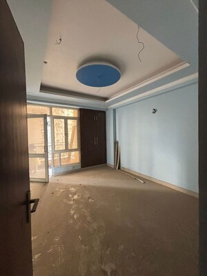 Room in 2.5 BHK Apartment at Supertech Eco Village II, Sector 16b Greater Noida – for Sale