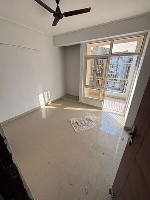 Room in 2.5 BHK Apartment at Supertech Eco Village II, Sector 16b Greater Noida – for Sale