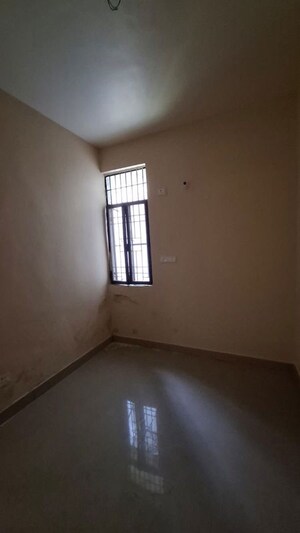Room in 1 BHK Apartment at Sector 10 Greater Noida – for Rent