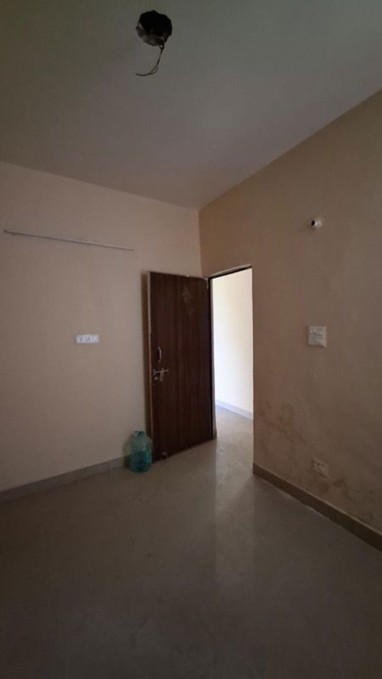 Room, sector 10 greater noida 1 Bedroom 30 Sq.Mt. Apartment In Sector 10 Greater Noida Greater Noida 10331514