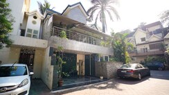 5 BHK + Pooja Room,Servant Room Apartment For Sale in Hiranandani Gardens Eden Bungalows
