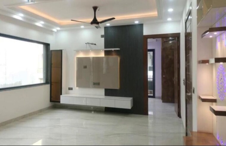 Living Room, bptp-district-3 3 Bedroom 150 Sq.Yd. Builder Floor In Sector 85 Faridabad 10331599