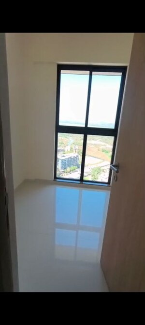 Room in 2.5 BHK Apartment at Lodha Casa Supremo, Mira Road East – for Rent