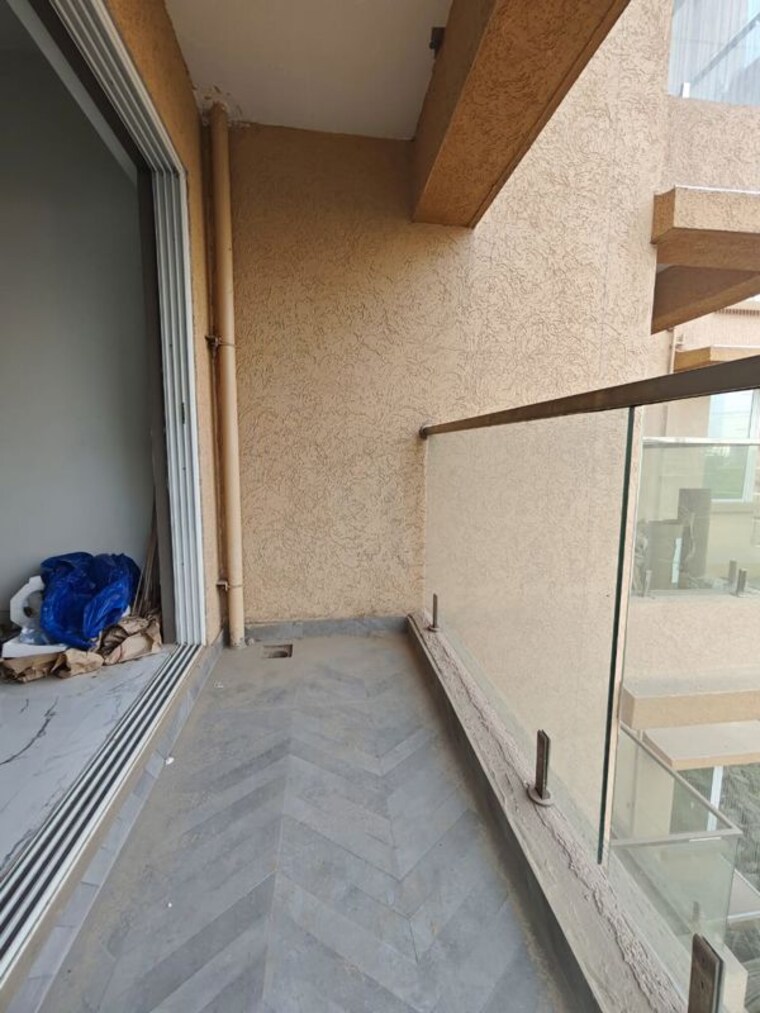 Balcony, elite-the-crown 2.5 Bedroom 890 Sq.Ft. Apartment In Tilak Nagar Mumbai 10331590