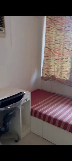 Staircase in 1.5 BHK Apartment at Dunhill Apartments, Bandra West – for Rent
