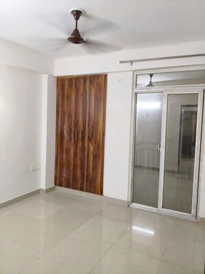 2 BHK Apartment For Rent in AIMS Golf Town, Sector 4 Greater Noida