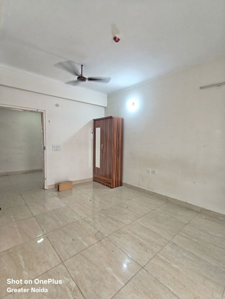 Room, gaur-city-2-14th-avenue 1 RK 550 Sq.Ft. Apartment In Sector 16c Greater Noida Greater Noida 9304132