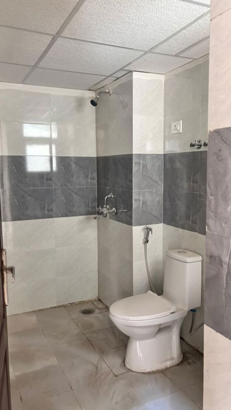 Bathroom, aims-greens-avenue 2 Bedroom 880 Sq.Ft. Apartment In Sector 4 Greater Noida Greater Noida 9304174