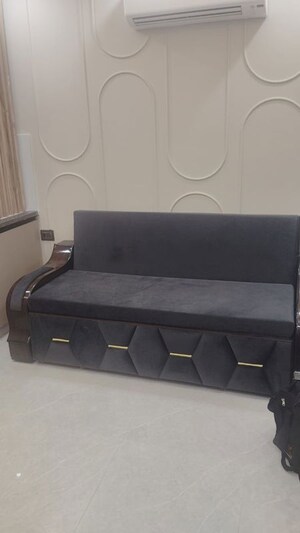 Bedroom in 1 BHK Builder Floor at Sector 57 – for Rent